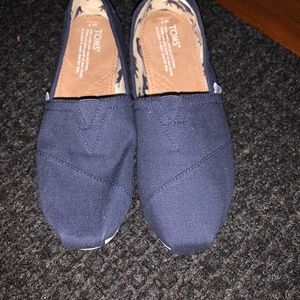 TOMS size 7 classic core